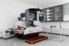 <b>整个系统内含53个关键物理与光学参数</b>