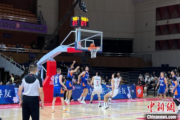 本届“一带一路”中欧篮球冠军杯重庆揭幕 中塞