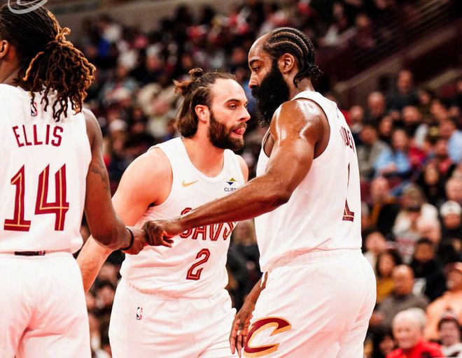 哈登36分率骑士大胜公牛 莫布里26+14助骑士稳居东