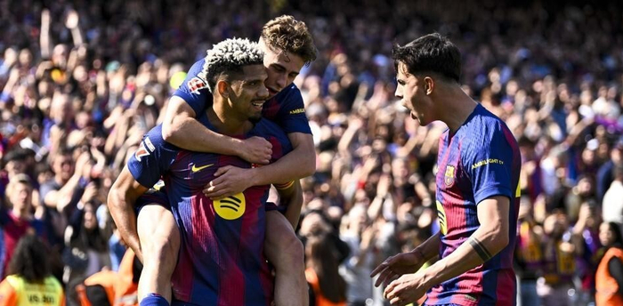 巴萨定位球双核阿劳霍贝尔纳尔各进3球占半数进