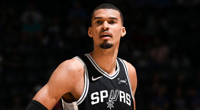 文班亚马反超亚历山大登顶MVP榜，生涯首次登顶