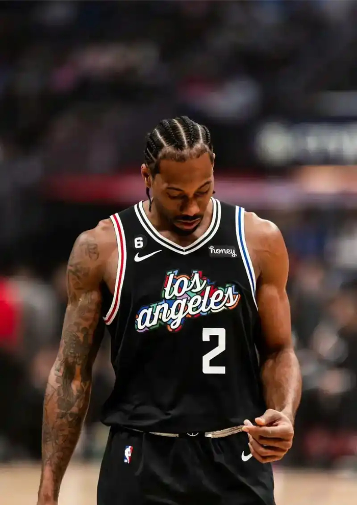 伦纳德赛季谢幕 离队抉择引热议